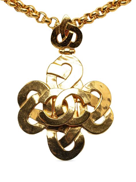 collana chanel con pendente|gioielleria Chanel.